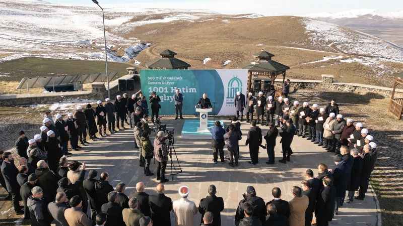 Erzurum’un 500 yıllık kadim geleneği dualarla başladı