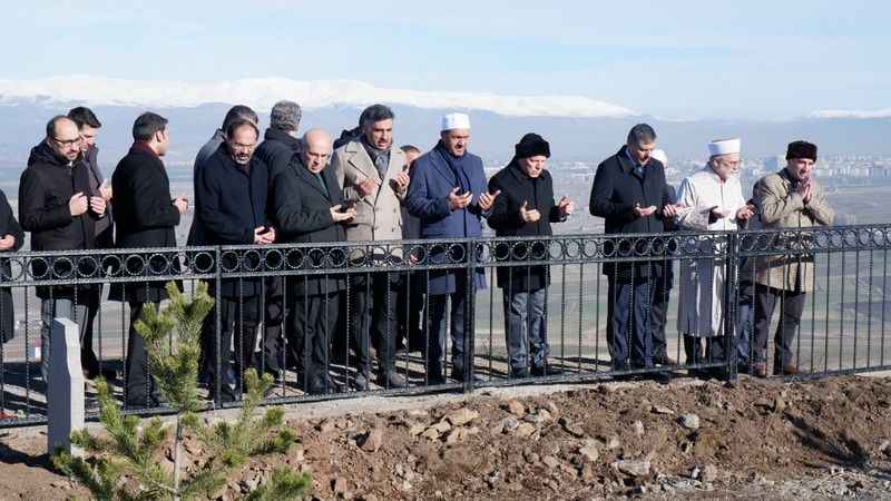 Erzurum’un 500 yıllık kadim geleneği dualarla başladı