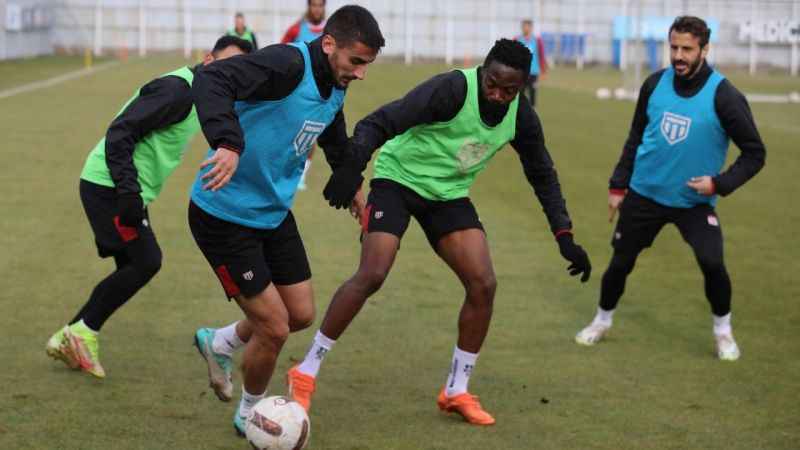 Sivasspor’da Başakşehir maçı hazırlıkları devam ediyor Sivasspor’da Başakşehir maçı hazırlıkları devam ediyor