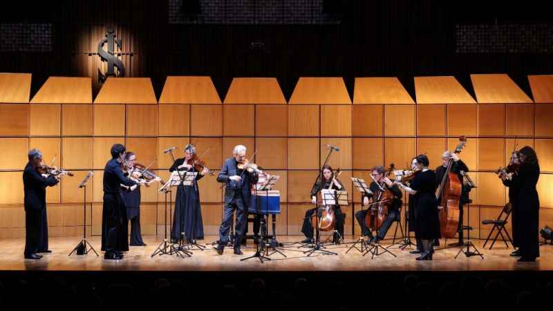 Ünlü keman virtüözü İş Sanat sahnesinde Ünlü keman virtüözü İş Sanat sahnesinde