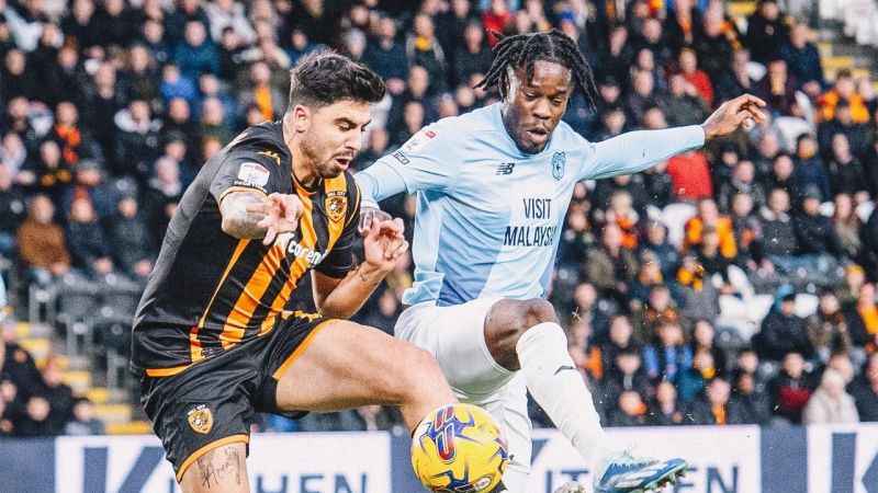 Hull City, Erol Bulut'un takımı Cardiff City'yi 3-0 ile geçti