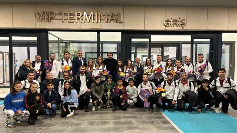Golbol Milli Takım kafilesi İstanbul'a geldi Golbol Milli Takım kafilesi İstanbul'a geldi