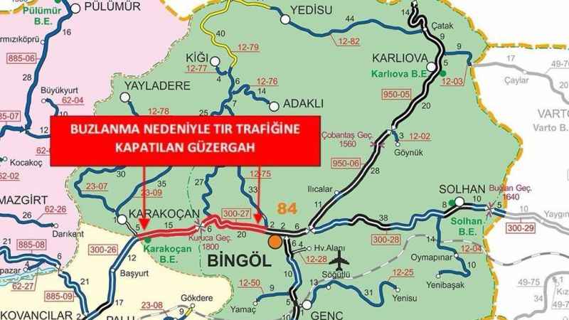 Bingöl - Elazığ karayolu buzlanma nedeniyle tır trafiğine kapatıldı Bingöl - Elazığ karayolu buzlanma nedeniyle tır trafiğine kapatıldı