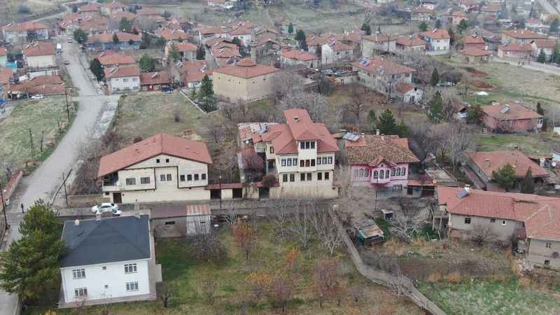 Divriği, konaklarıyla adeta açık hava müzesini andırıyor