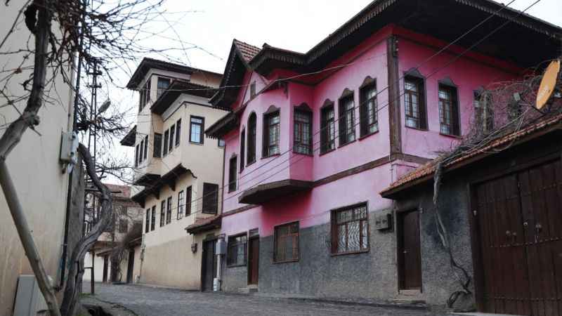 Divriği, konaklarıyla adeta açık hava müzesini andırıyor