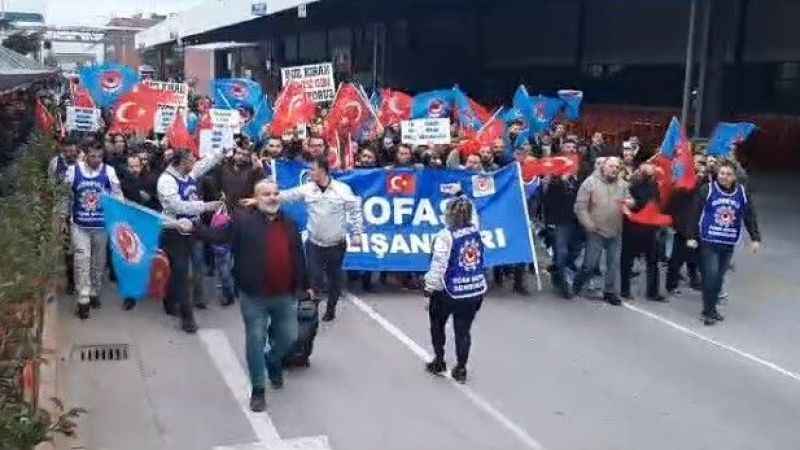 Tofaş Otomobil Fabrikası'ndaki eylemler büyüyor Tofaş Otomobil Fabrikası'ndaki eylemler büyüyor