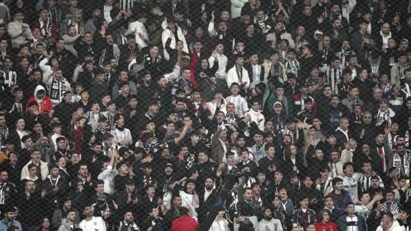 Beşiktaş taraftarlarından Sergen Yalçın sesleri