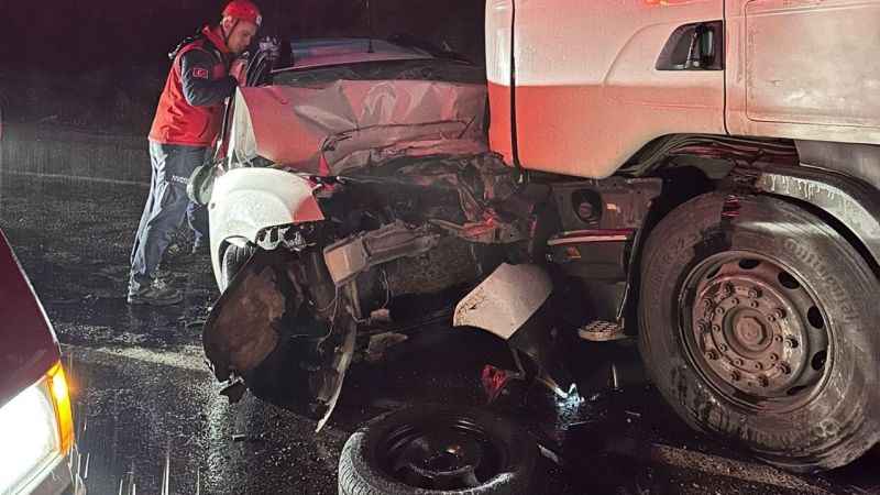 Balıkesir'de feci kaza: 3 ölü