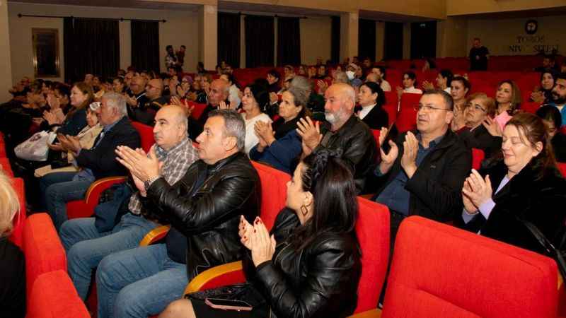 Mersin'de Aşık Veysel türküleriyle anma töreni Mersin'de Aşık Veysel türküleriyle anma töreni