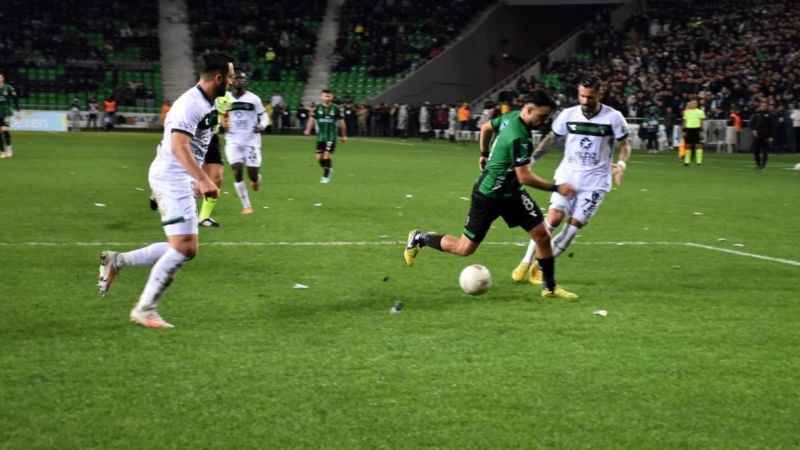 Sakaryaspor evinde Kocaelispor'u mağlup etti