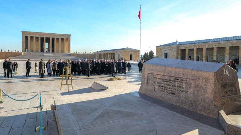 İsmet İnönü, ölümünün 50. yılında törenle anıldı İsmet İnönü, ölümünün 50. yılında törenle anıldı