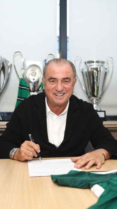Fatih Terim, Panathinaikos'a resmi olarak imza attı Fatih Terim, Panathinaikos'a resmi olarak imza attı