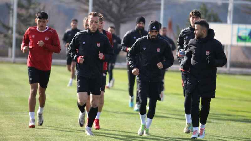Teknik Direktörsüz Sivasspor’da Kayserispor maçı hazırlıkları sürüyor Teknik Direktörsüz Sivasspor’da Kayserispor maçı hazırlıkları sürüyor