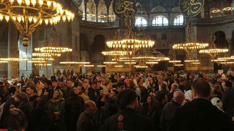 Ayasofya'ya ziyaretçi akını Ayasofya'ya ziyaretçi akını