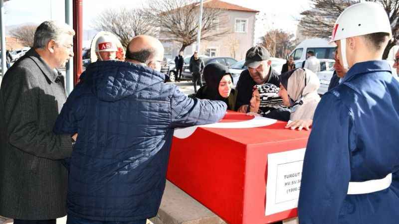 Tüfekle vurularak öldürülen sözleşmeli er son yolculuğuna uğurlandı
