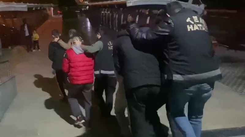 Hatay'da 6 DEAŞ'lı terörist yakalandı Hatay'da 6 DEAŞ'lı terörist yakalandı