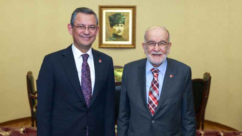 CHP lideri Özel, Saadet Partisi Genel Başkanı Karamollaoğlu ile buluştu CHP lideri Özel, Saadet Partisi Genel Başkanı Karamollaoğlu ile buluştu