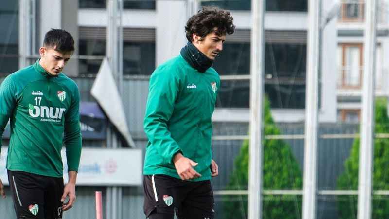 Bursaspor tempoyu artırıyor Bursaspor tempoyu artırıyor