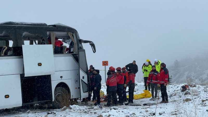 Kars'ta feci kaza: Ölü ve yaralı var