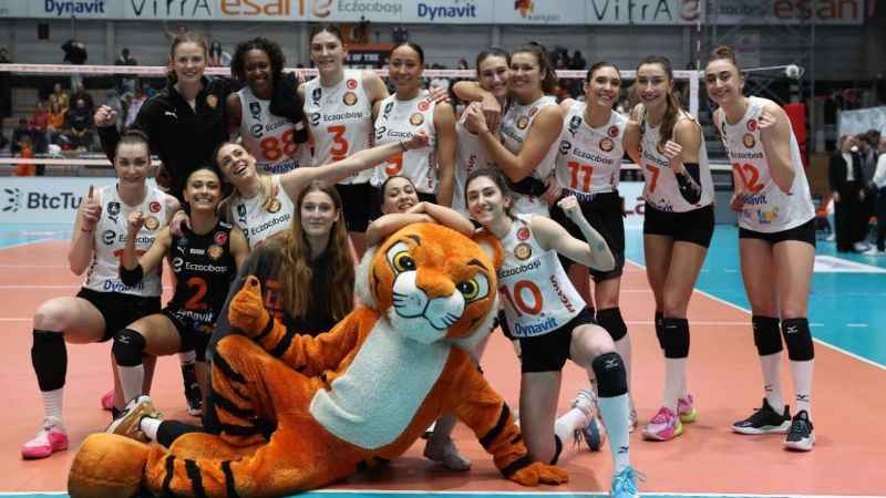 Eczacıbaşı Dynavit, Türk Hava Yolları’nı 3-0'la geçti