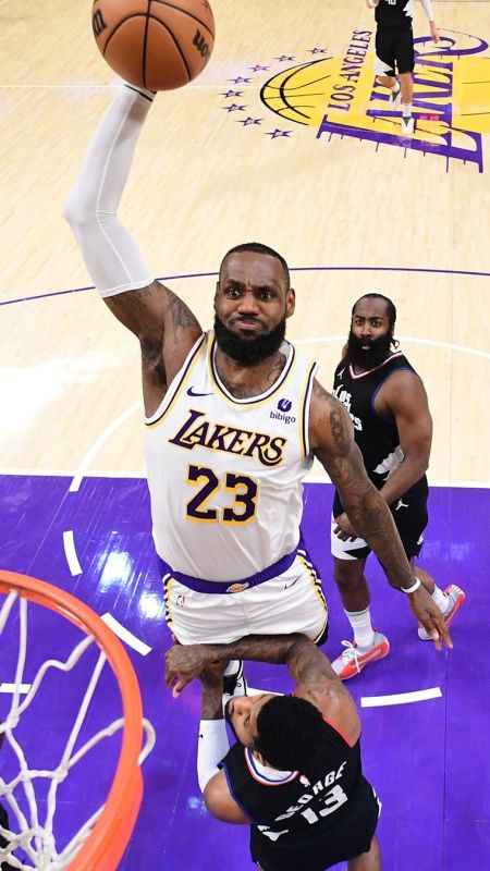 Los Angeles derbisinde Lakers galip