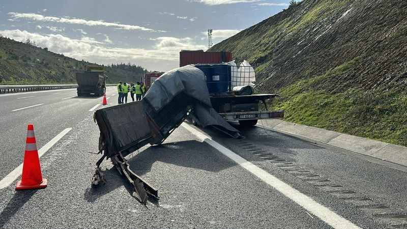 Kazaya karışan kamyonette kimyasal madde