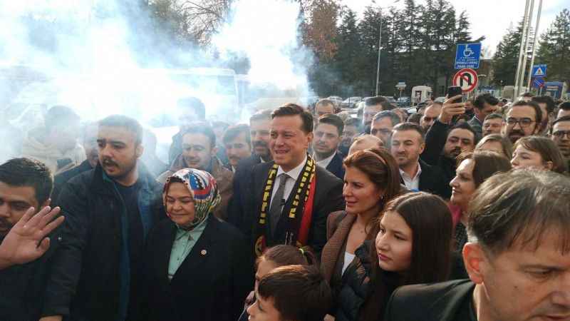 Nebi Hatipoğlu'na coşkulu karşılama