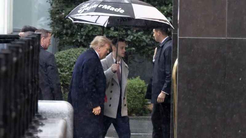 Trump: Suçlamalar dokunulmazlığa sahip dönemde yöneltildi, dava düşürülmeli