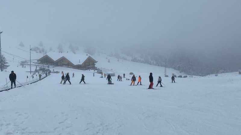 Kartalkaya'da kar kalınlığı 1 metreye ulaştı