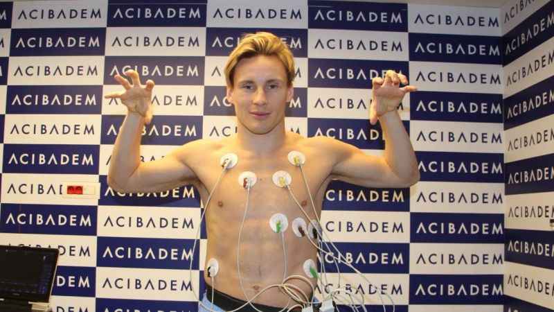 Beşiktaş’ın yeni yıldızı Jonas Svensson, sağlık kontrolünden geçti Beşiktaş’ın yeni yıldızı Jonas Svensson, sağlık kontrolünden geçti