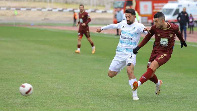 Bandırmaspor ile Erzurumspor FK puanları paylaştı Bandırmaspor ile Erzurumspor FK puanları paylaştı