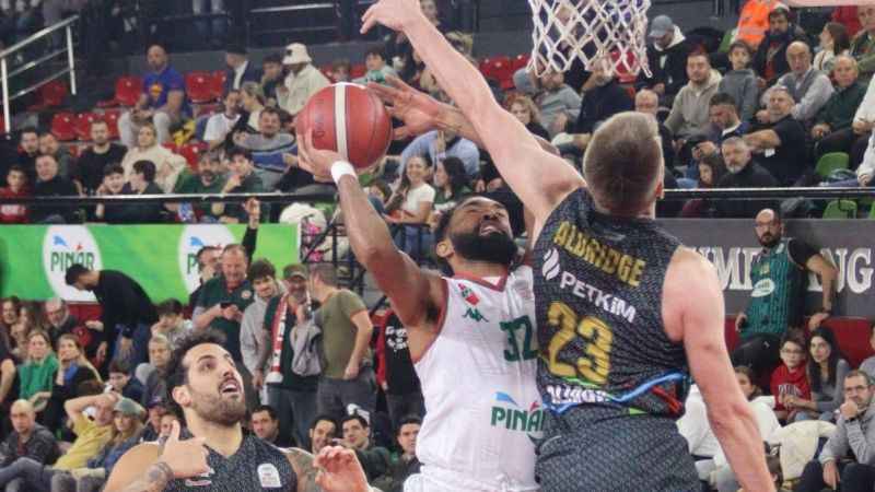 Pınar Karşıyaka, Aliağa Petkimspor'a rahat geçti