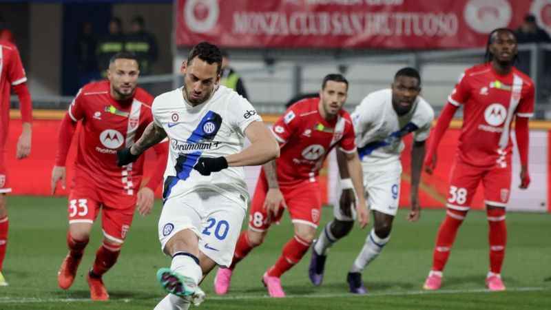 Hakan Çalhanoğlu gollerine devam ediyor