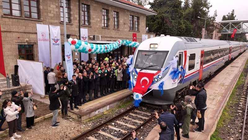 Burdur 15 yıl sonra yolcu trenine kavuştu