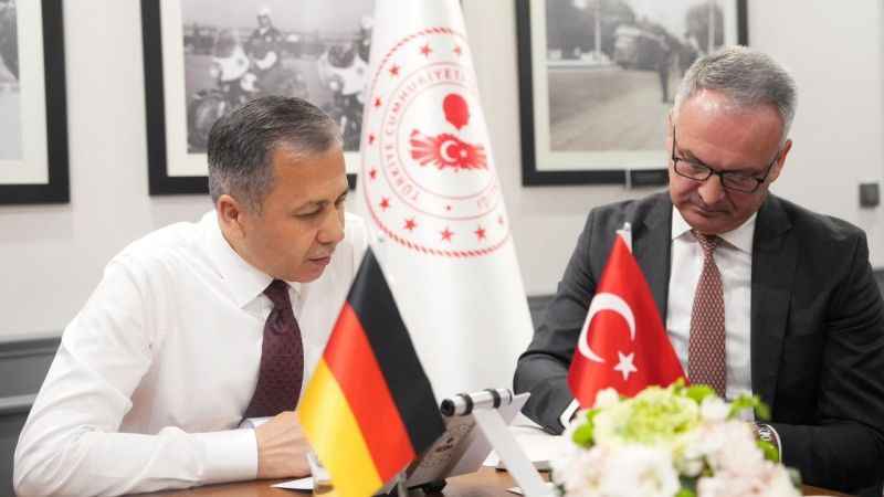 Bakan Yerlikaya, Alman mevkidaşı ile telefonda görüştü Bakan Yerlikaya, Alman mevkidaşı ile telefonda görüştü