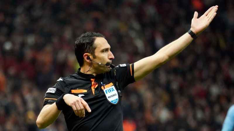 Trabzonspor - Galatasaray maçının hakemi belli oldu