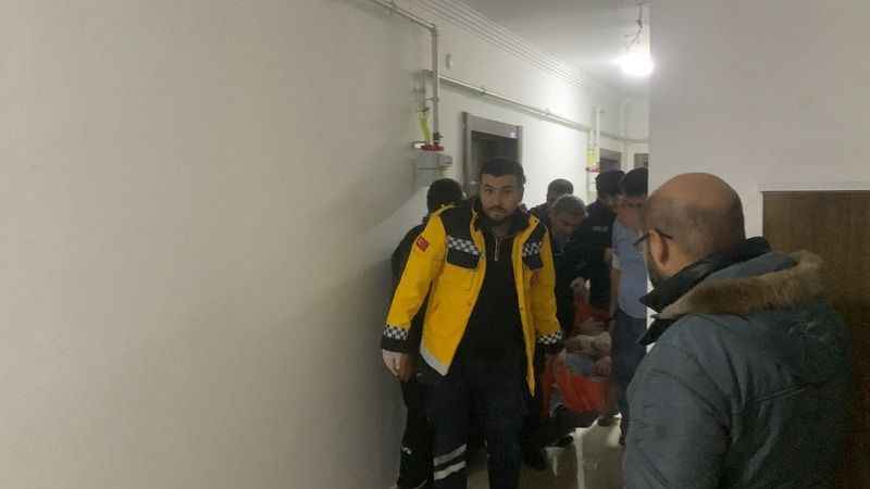 Bileğini kestiği fotoğrafı yollayınca polis harekete geçti