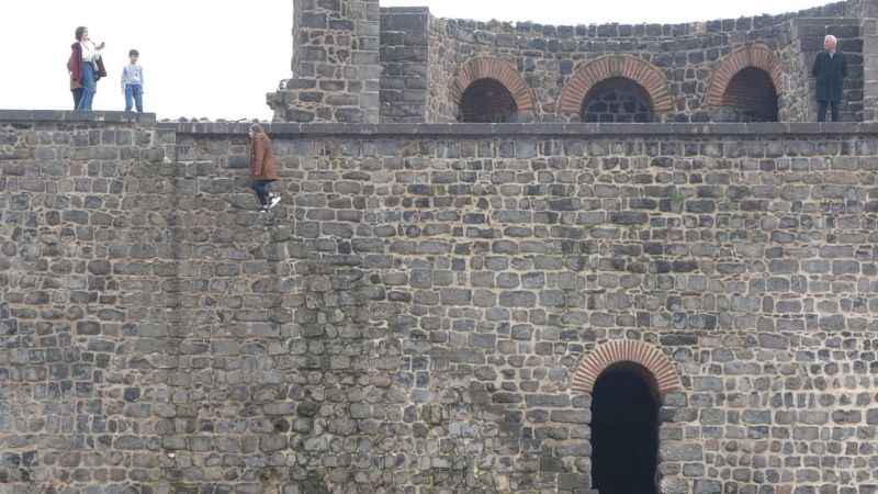Diyarbakır'ın tarihi surlarında tehlike