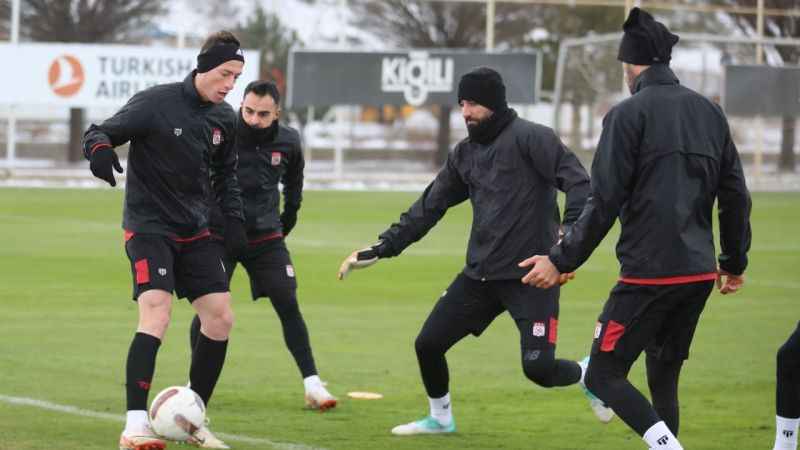 Beşiktaş'ta hazırlıklar başladı Beşiktaş'ta hazırlıklar başladı