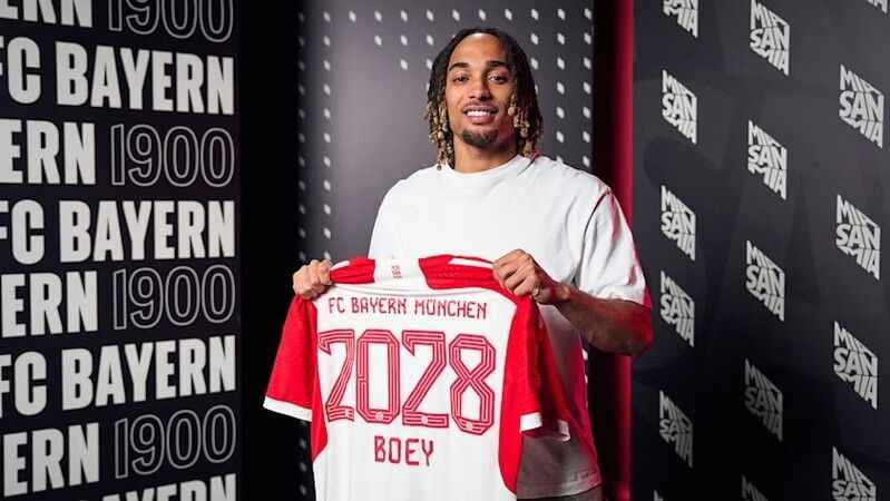 Sacha Boey resmen Bayern Münih'te