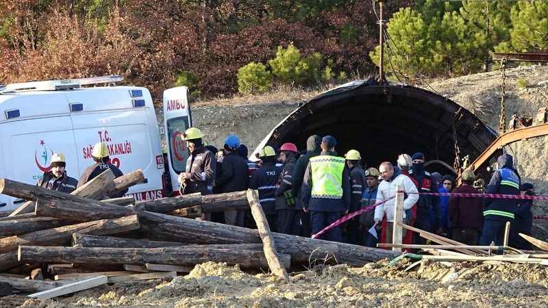 Kütahya'da göçük altında kalan işçiden müjdeli haber Kütahya'da göçük altında kalan işçiden müjdeli haber