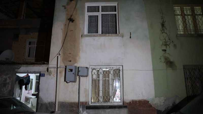 Alt katta dökülen böcek ilaca üst kattaki çocuğu öldürdü