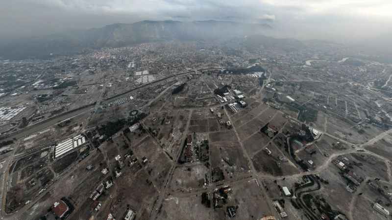 Depremin ortaya çıkarttığı hasar 1 yıl sonra görüntülendi