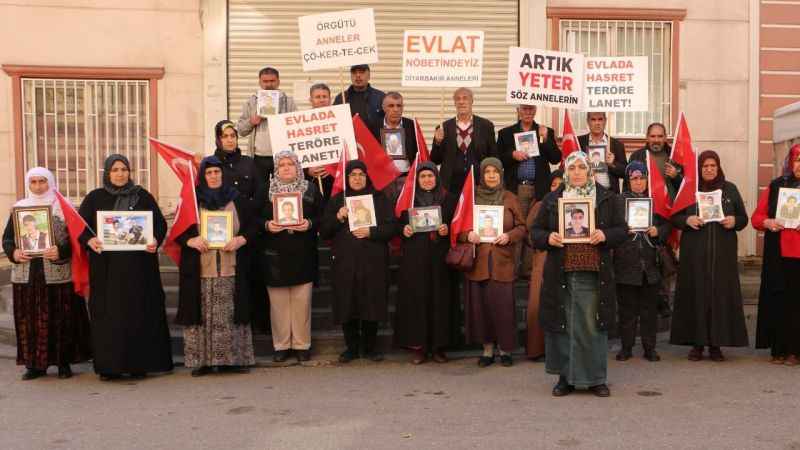 Evladını HDP ve PKK’dan isteyen aile sayısı 375 oldu Evladını HDP ve PKK’dan isteyen aile sayısı 375 oldu