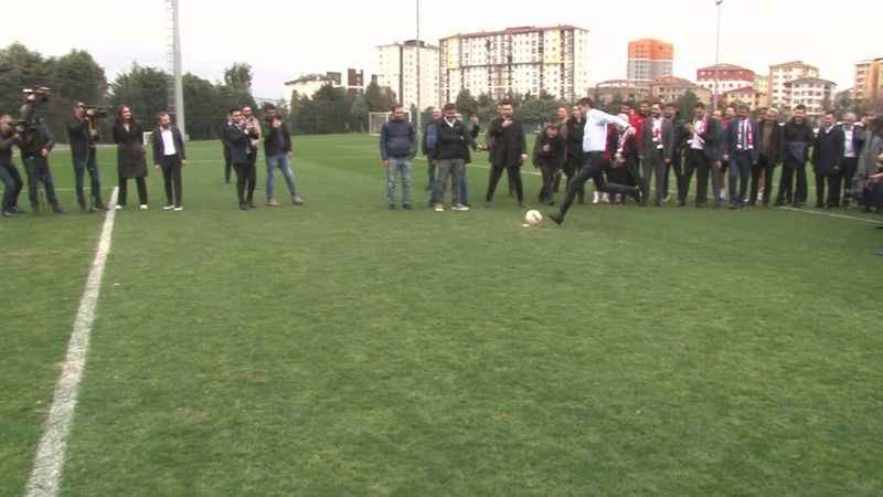 İBB Başkan Adayı Kurum, Pendikspor kalecisine karşı penaltı kullandı