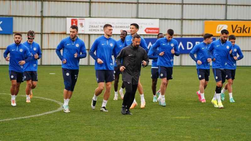 Çaykur Rizespor, Fenerbahçe maçı hazırlıklarına başladı Çaykur Rizespor, Fenerbahçe maçı hazırlıklarına başladı