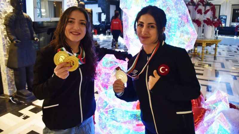 Cansu Bektaş: "Ülkemi en iyi şekilde temsil ettiğim için mutluyum" Cansu Bektaş: "Ülkemi en iyi şekilde temsil ettiğim için mutluyum"