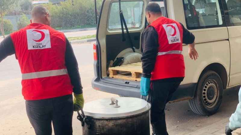 Kızılay’ın Gazze’deki yeni aşevi bin aileye sıcak yemek sağlıyor Kızılay’ın Gazze’deki yeni aşevi bin aileye sıcak yemek sağlıyor