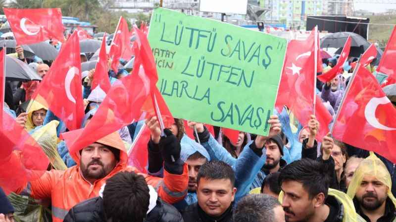 Hataylılar Lütfü Savaş'a destek için bir araya geldi