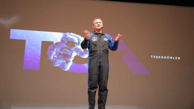 Türkiye’nin ilk astronotu Gaziantep’te öğrencilerle buluştu